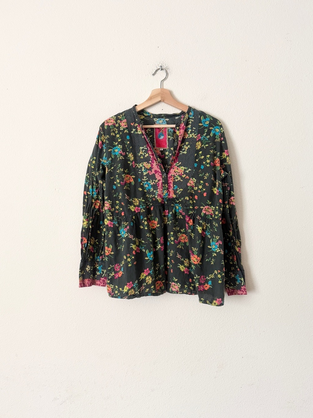 Johnny Was MEDIUM dark green floral print long sleeve top